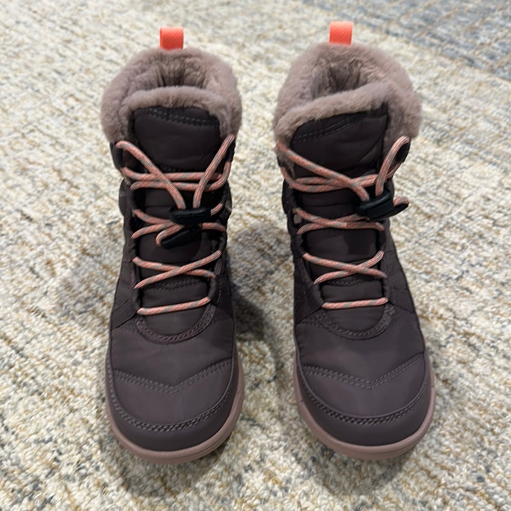 EUC Sorel Girls Whitney Short Winter Boot. Size 3
